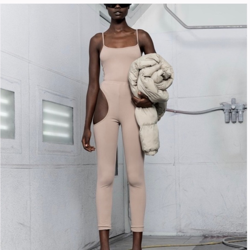 PRIX Cut Out Leggings